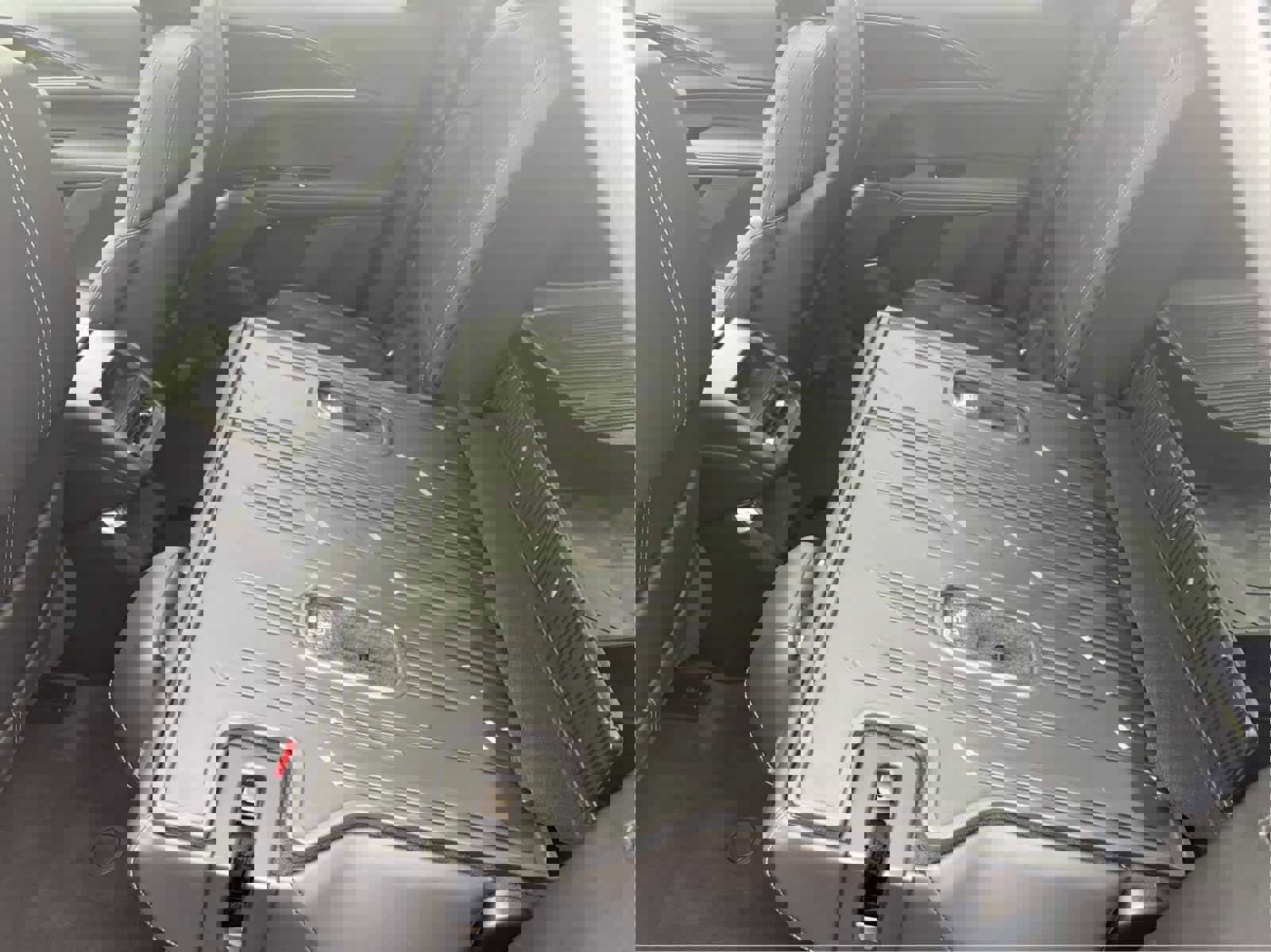 Used 2023 Cadillac Lyriq AWD image 19