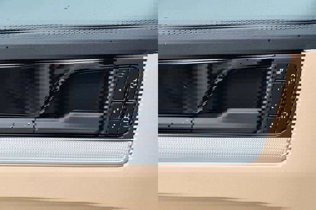 New 2026 Porsche Cayenne S image 42