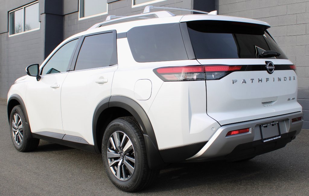 New 2025 Nissan Pathfinder SL image 3