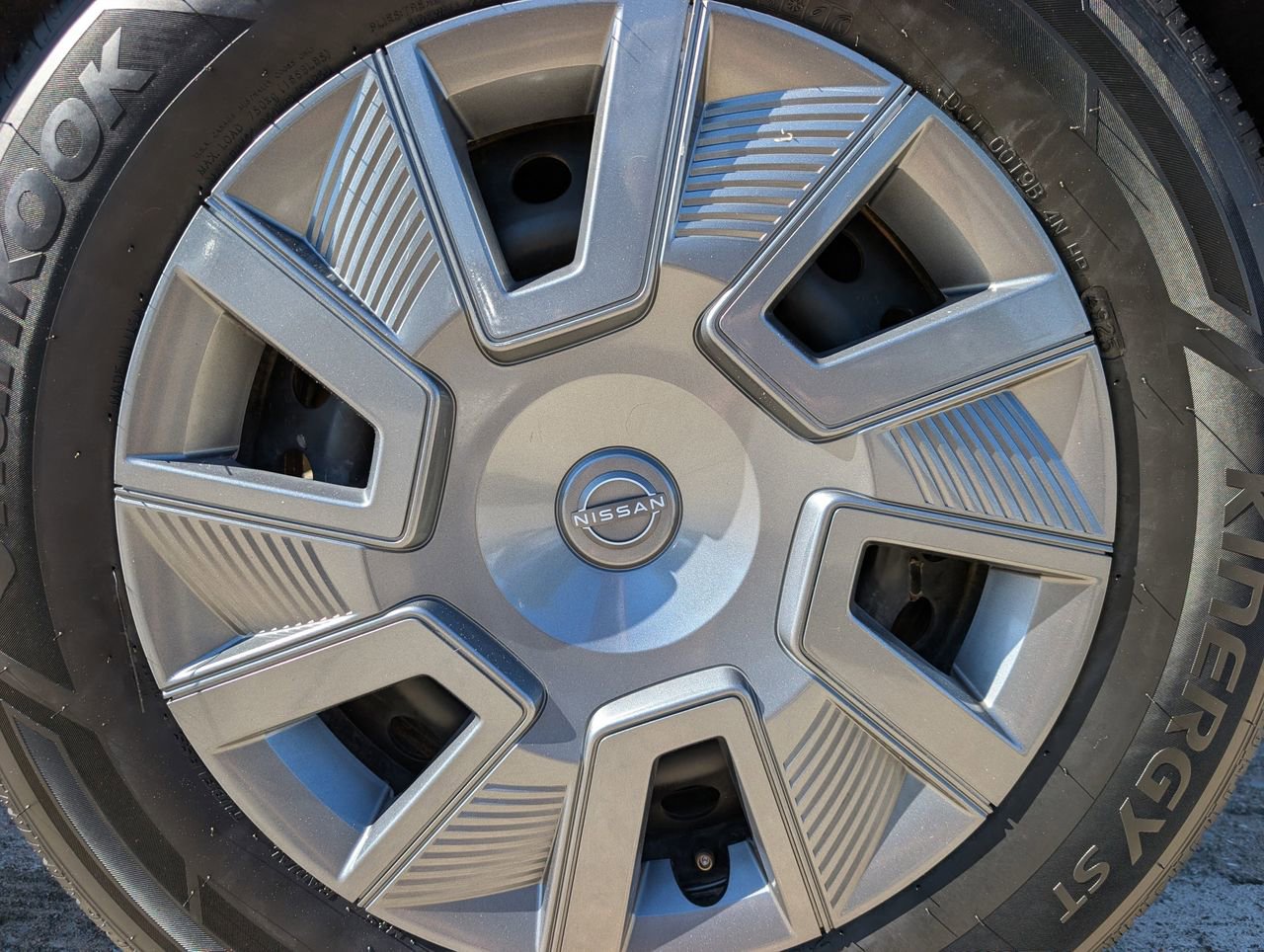 Certified 2025 Nissan Kicks S image 8