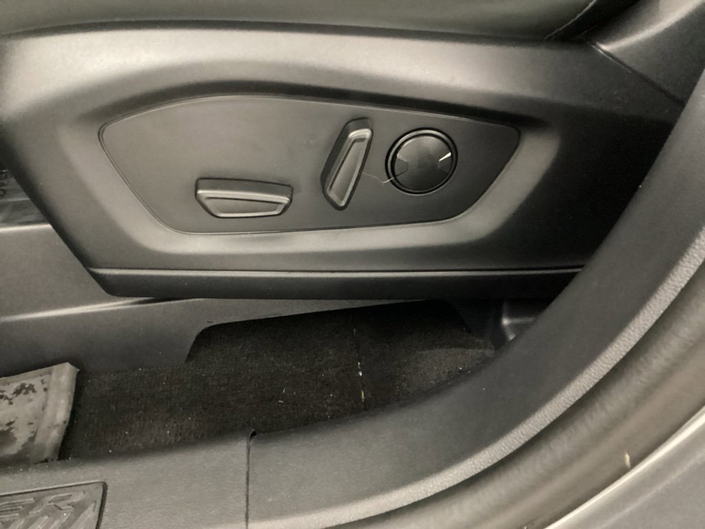 Used 2025 Ford Explorer Active w/ Active Comfort Package image 17