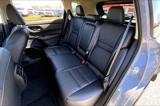 Certified 2025 Nissan Rogue SL image 19