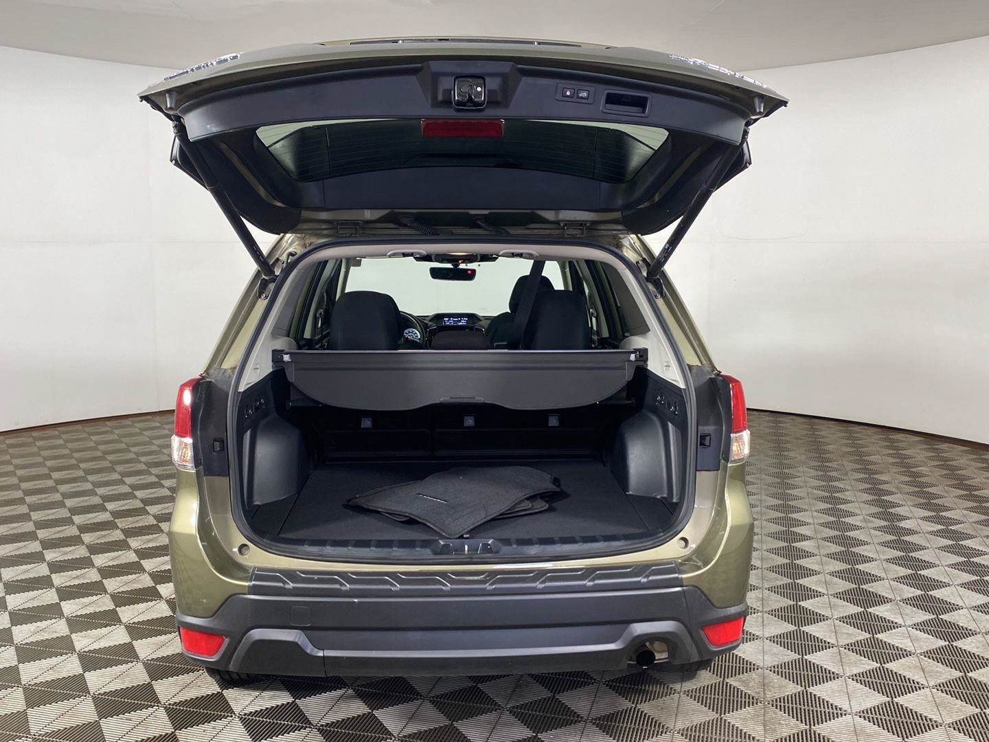 Used 2024 Subaru Forester Premium AWD/4WD image 7