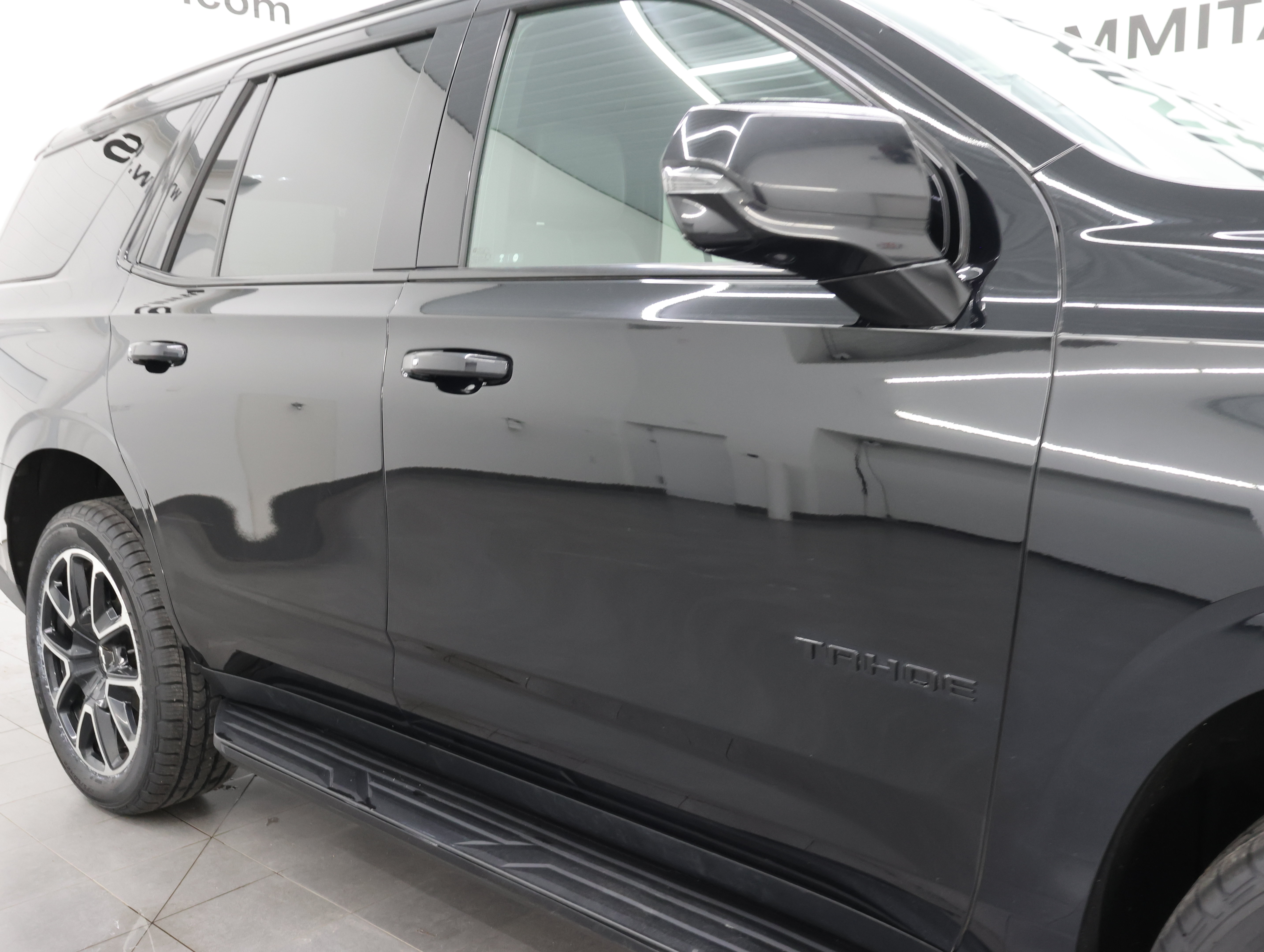 Used 2022 Chevrolet Tahoe RST w/ Luxury Package AWD/4WD image 32