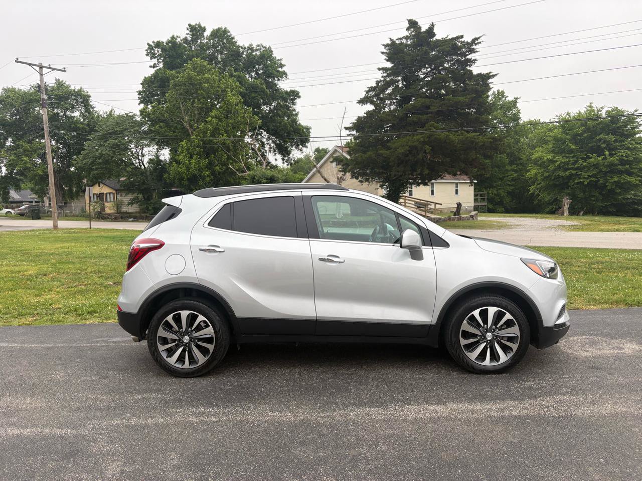 Used 2022 Buick Encore Preferred w/ Safety Package FWD image 5