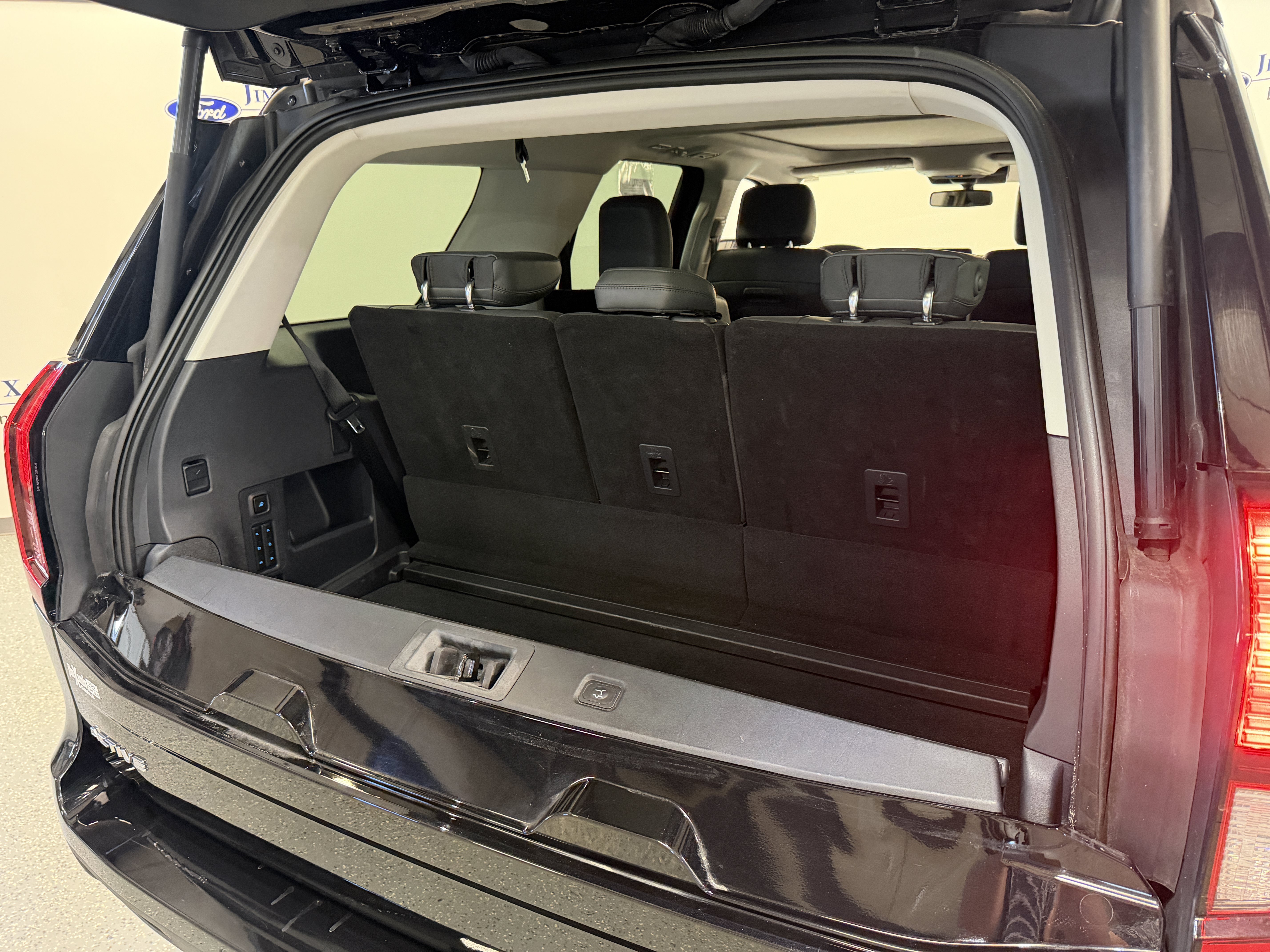 Used 2025 Ford Expedition Active AWD/4WD image 22