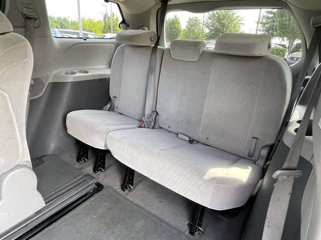 Used 2017 Toyota Sienna LE FWD image 10