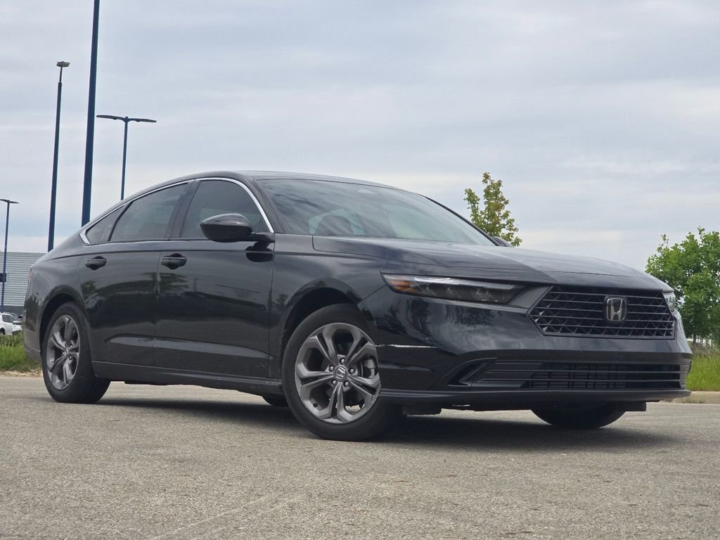 Used 2024 Honda Accord EX image 2