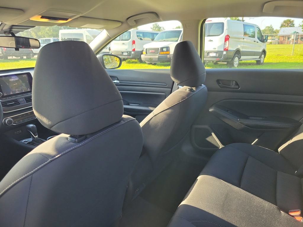 Used 2024 Nissan Altima 2.5 SV FWD image 13