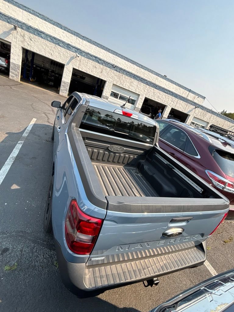 Used 2024 Ford Maverick Lariat w/ Black Appearance Package FWD image 4