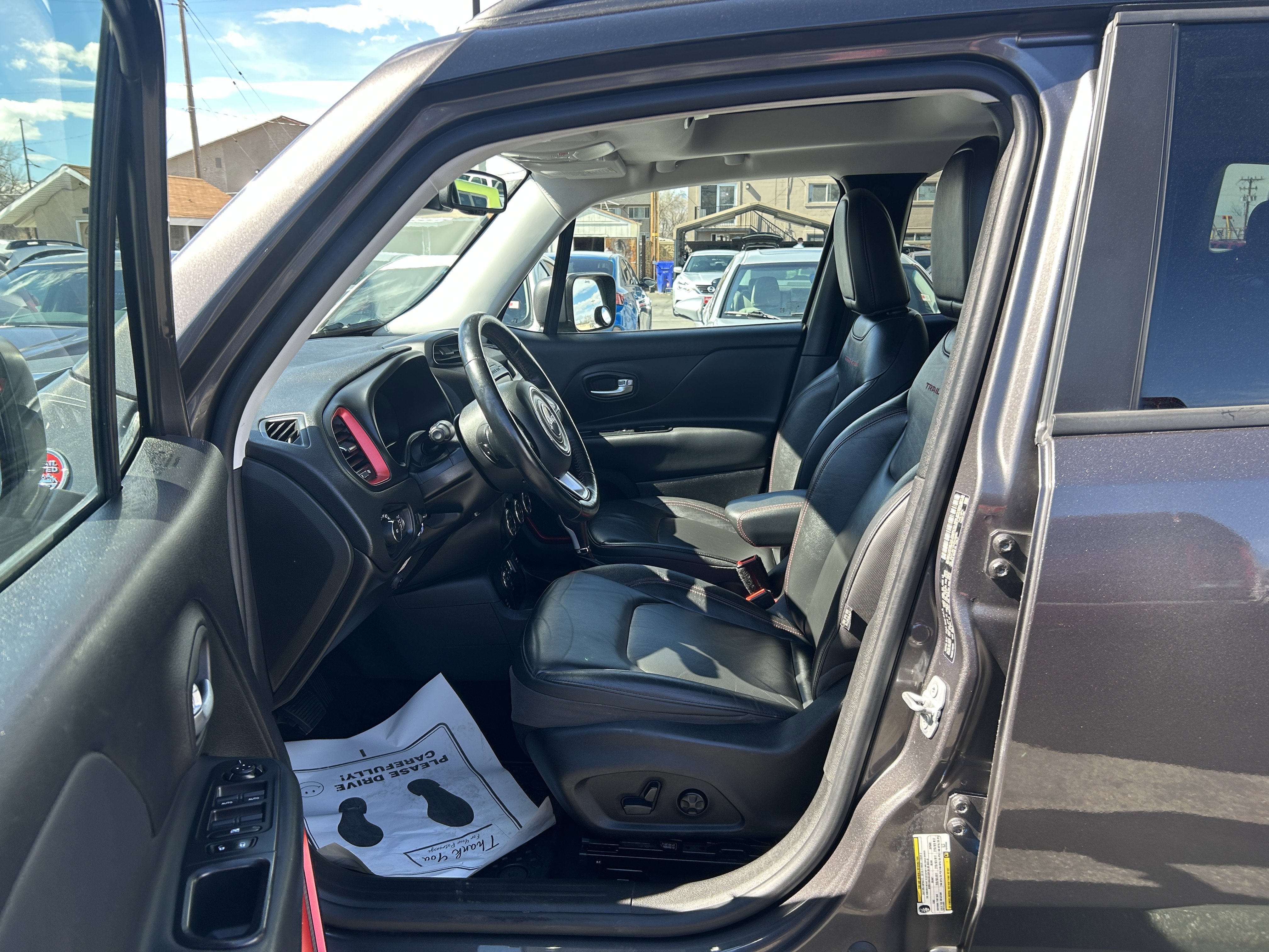 Used 2016 Jeep Renegade Trailhawk w/ Premium Trailhawk Package AWD/4WD image 21