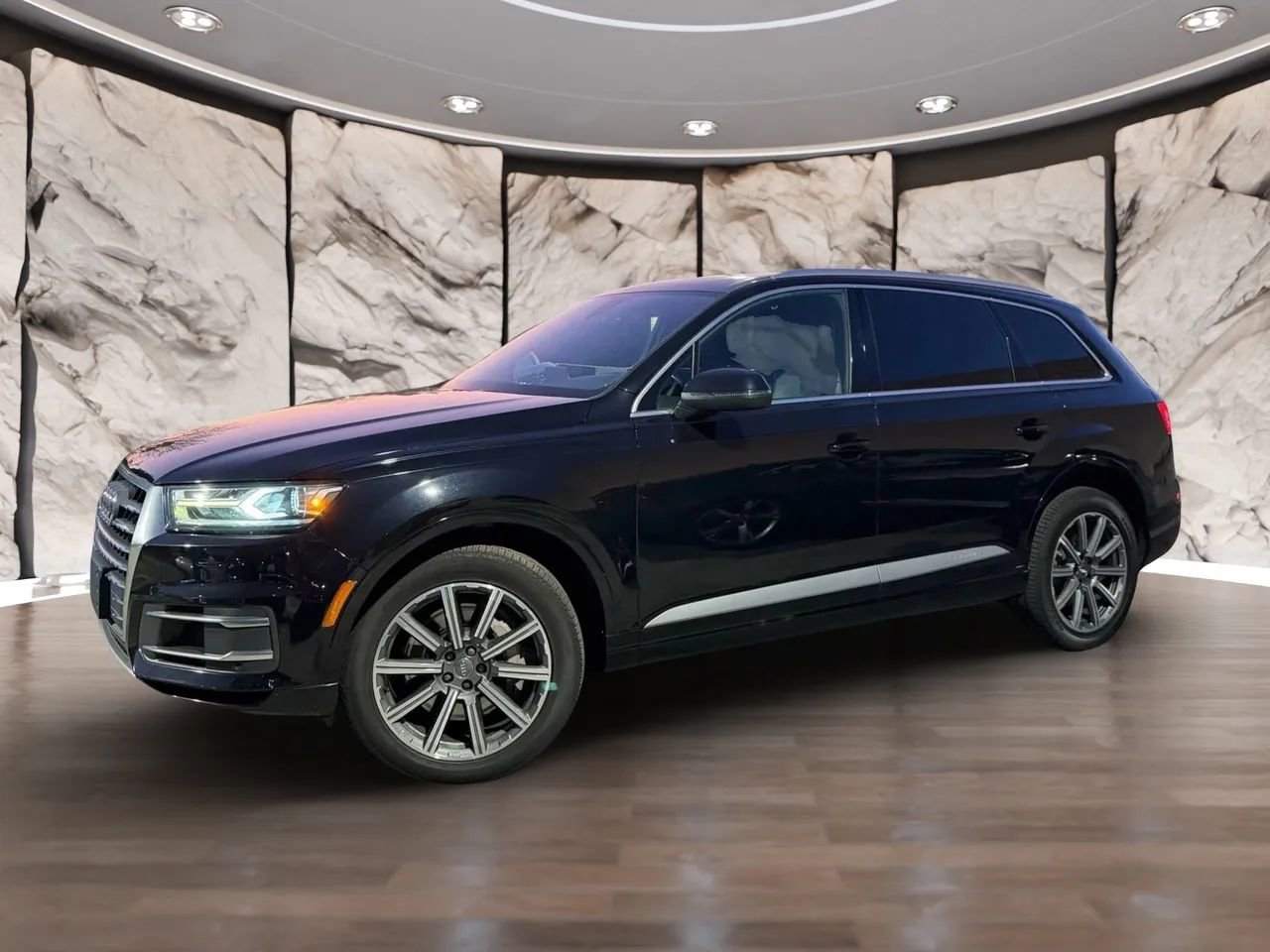 Used 2017 Audi Q7 3.0T Premium image 3