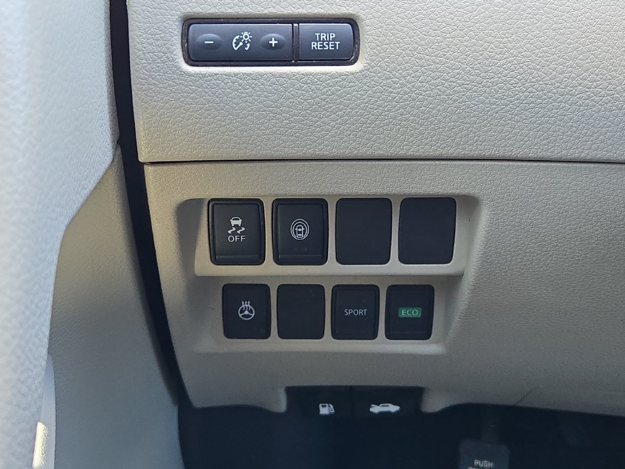 Used 2021 Nissan Rogue Sport SV FWD image 25