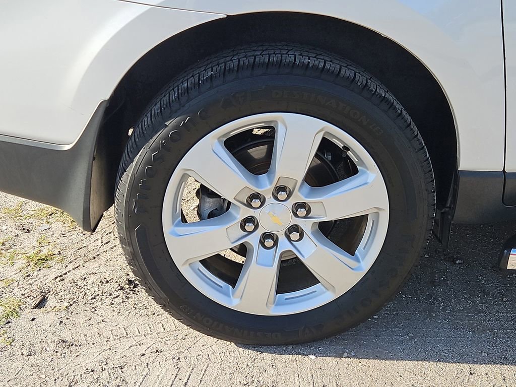 Used 2017 Chevrolet Traverse LT w/ Style and Technology Package FWD image 5