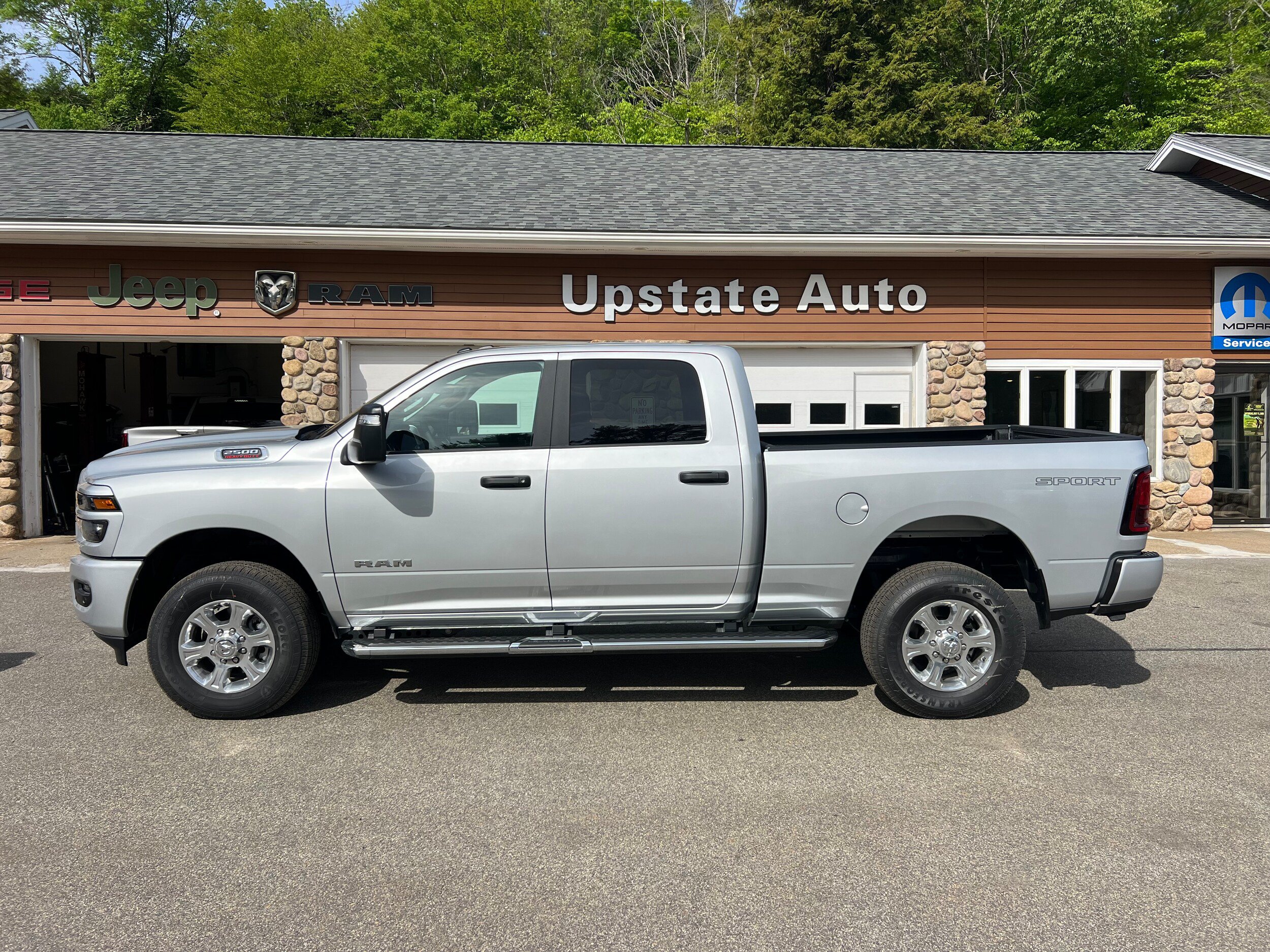 New 2026 RAM 2500 Big Horn AWD/4WD image 8