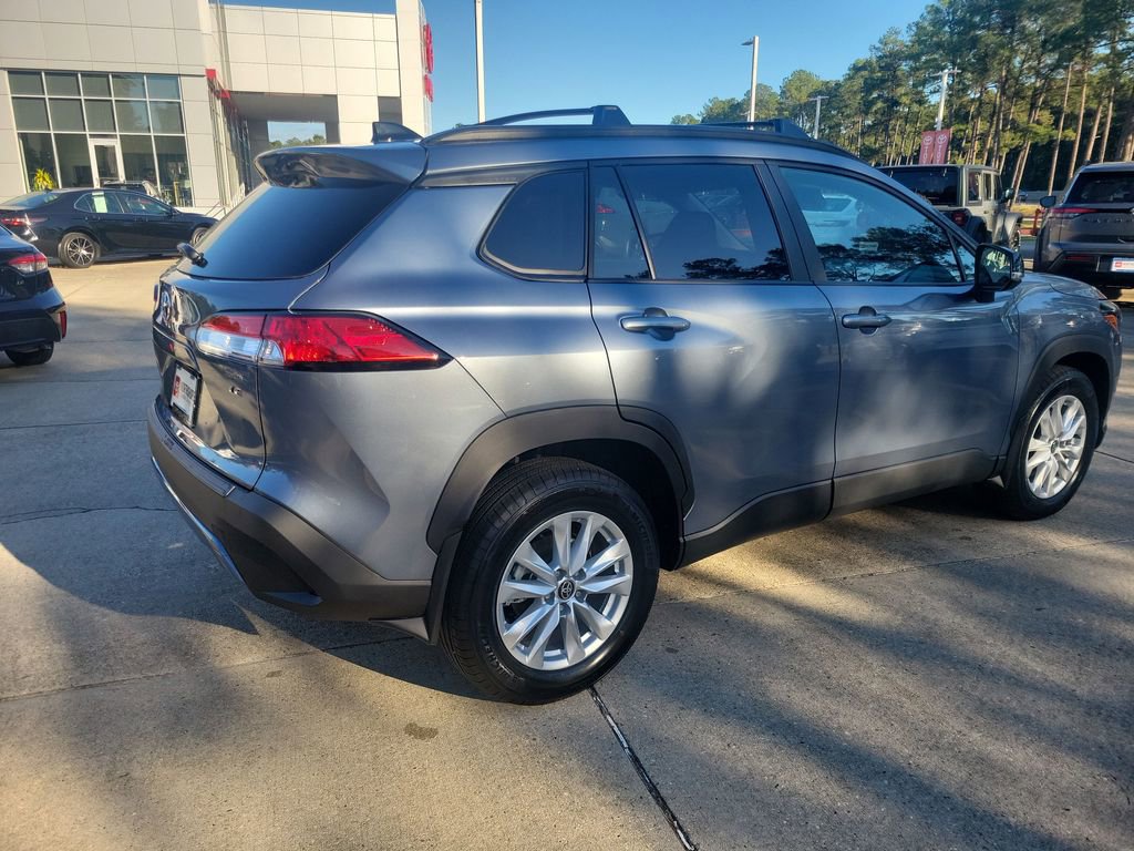 Certified 2025 Toyota Corolla Cross LE image 7