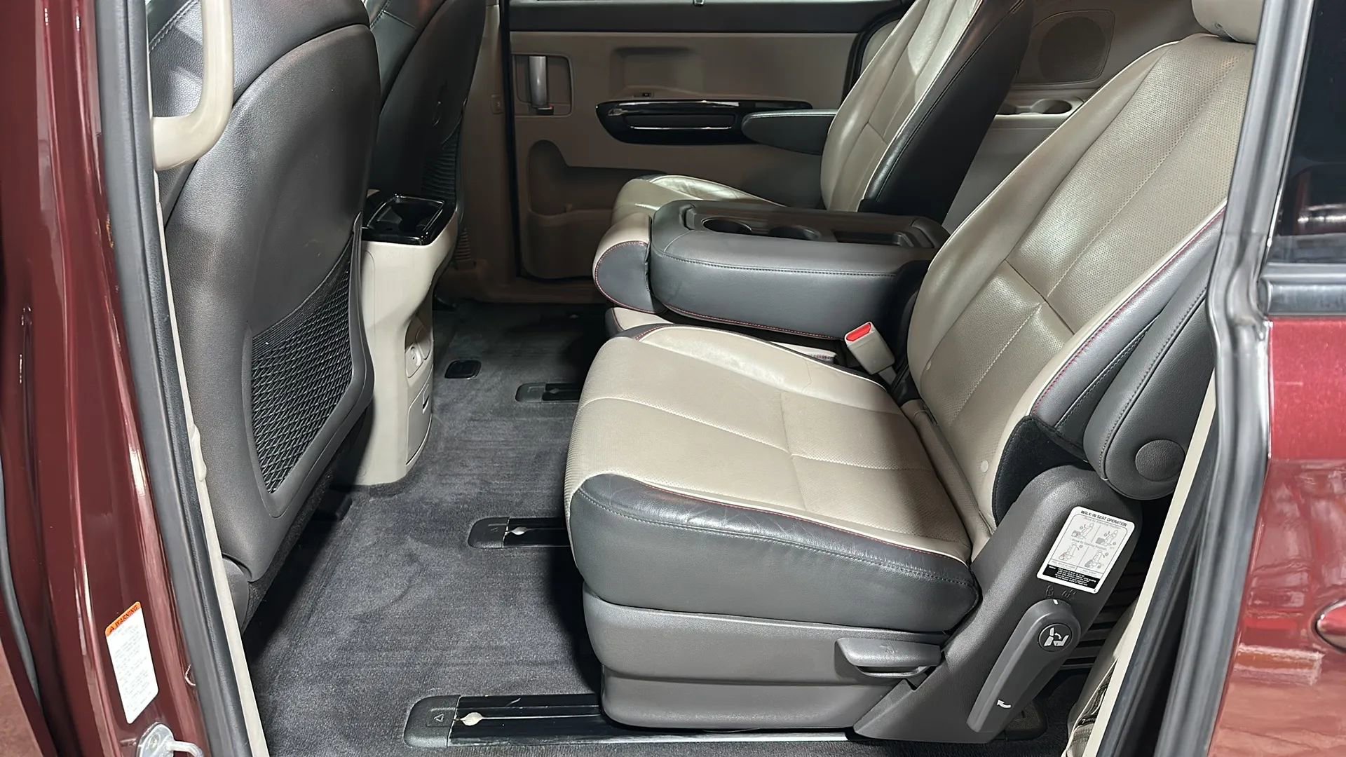 Used 2018 Kia Sedona EX image 11