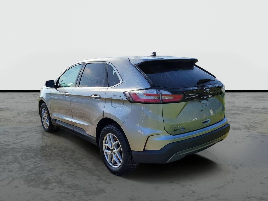 Used 2024 Ford Edge SEL AWD/4WD image 3