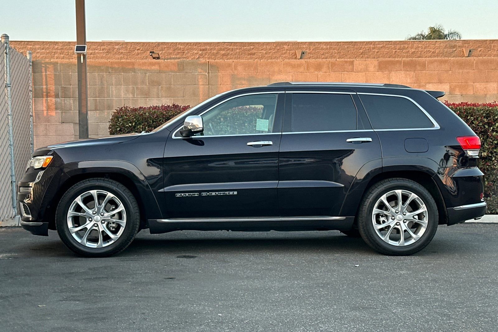 Used 2020 Jeep Grand Cherokee Summit image 7