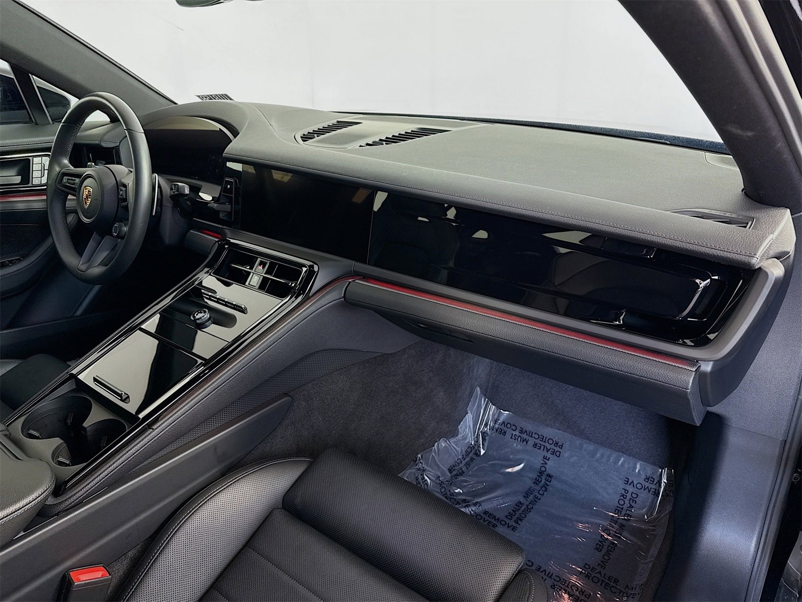 Certified 2025 Porsche Panamera image 22