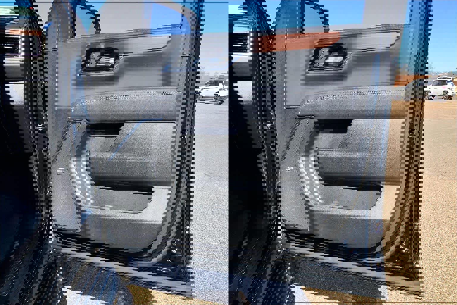 Used 2025 GMC Yukon Denali image 23