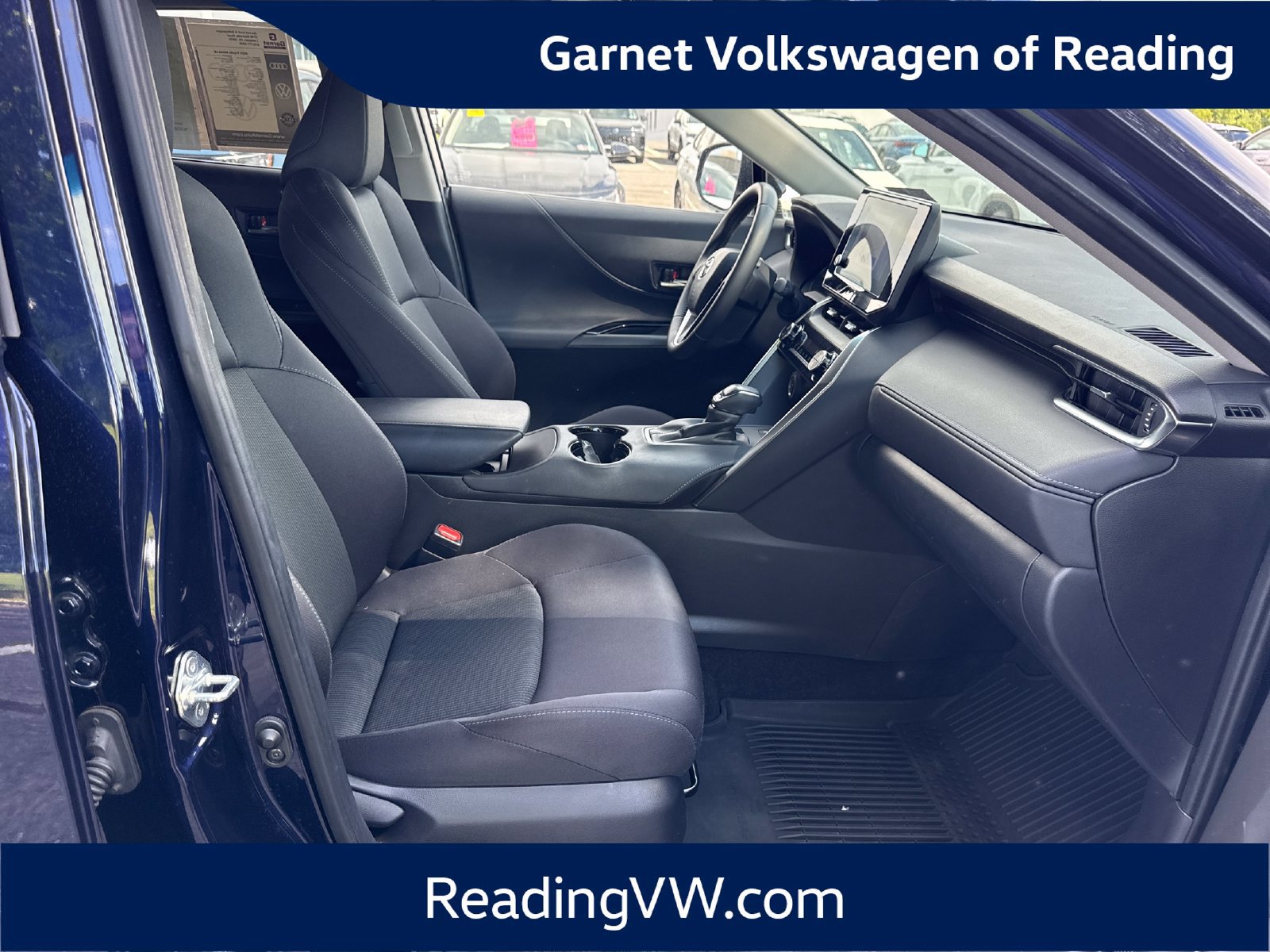 Used 2023 Toyota Venza LE AWD/4WD image 38