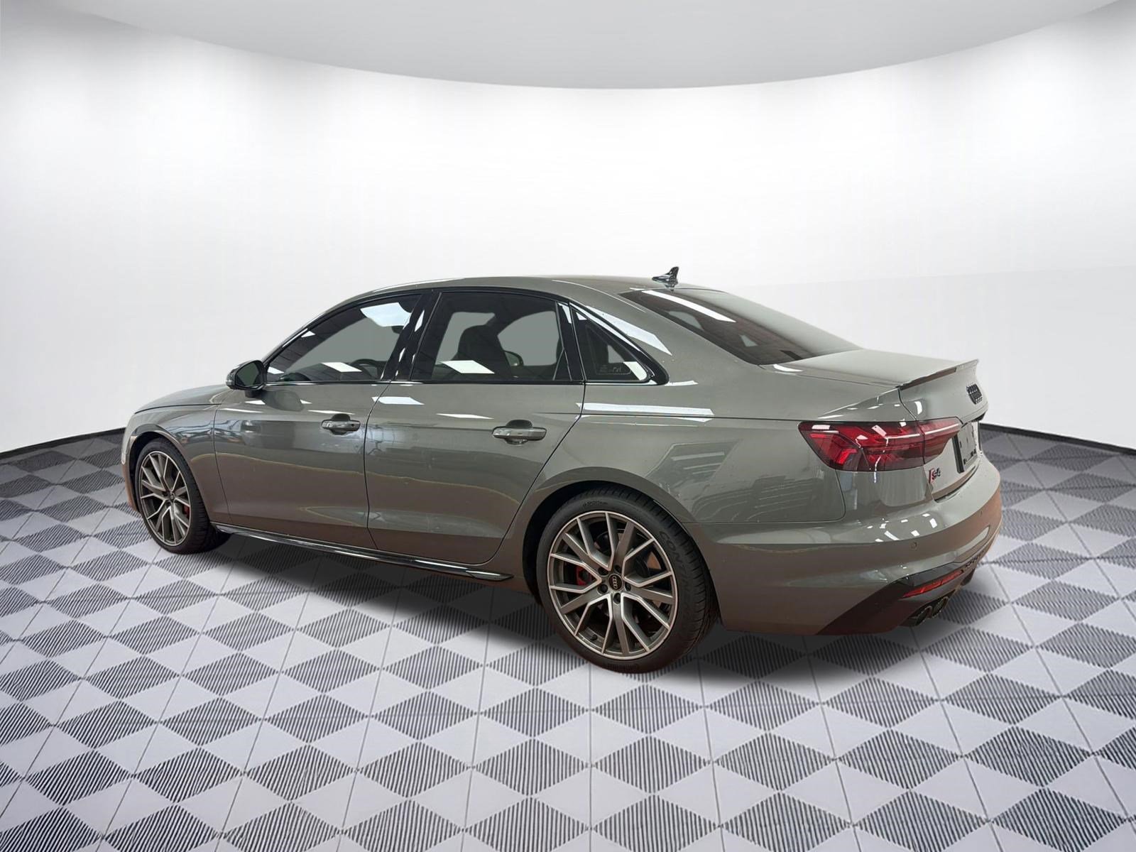 Used 2024 Audi S4 Premium Plus w/ Premium Plus Package image 3