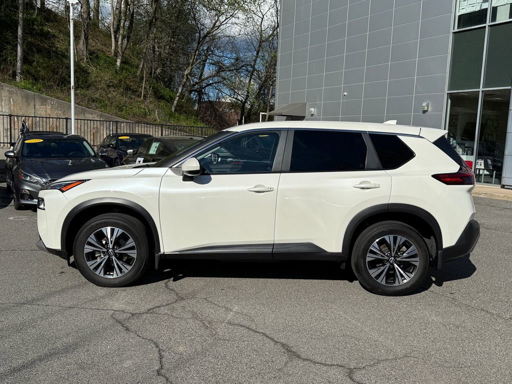 Used 2023 Nissan Rogue SV AWD/4WD image 3
