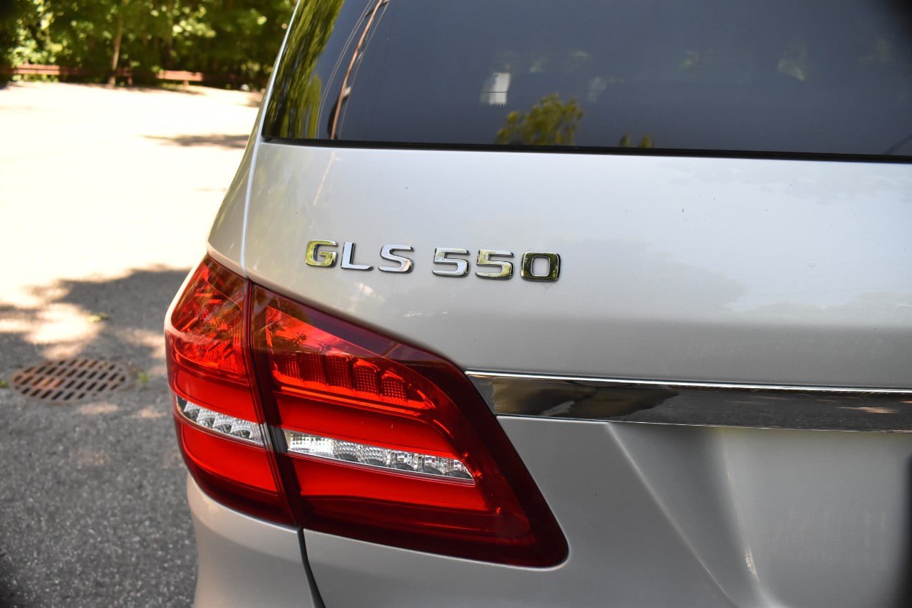 Used 2019 Mercedes-Benz GLS 550 4MATIC w/ Driver Assistance Package image 40