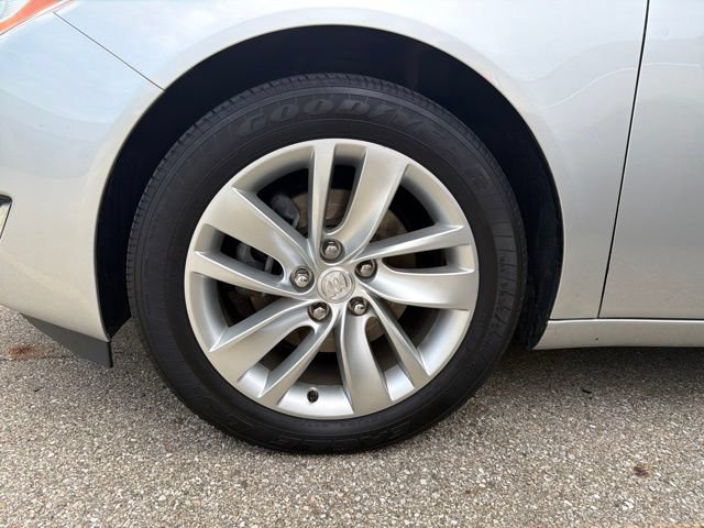 Used 2017 Buick Regal AWD image 3