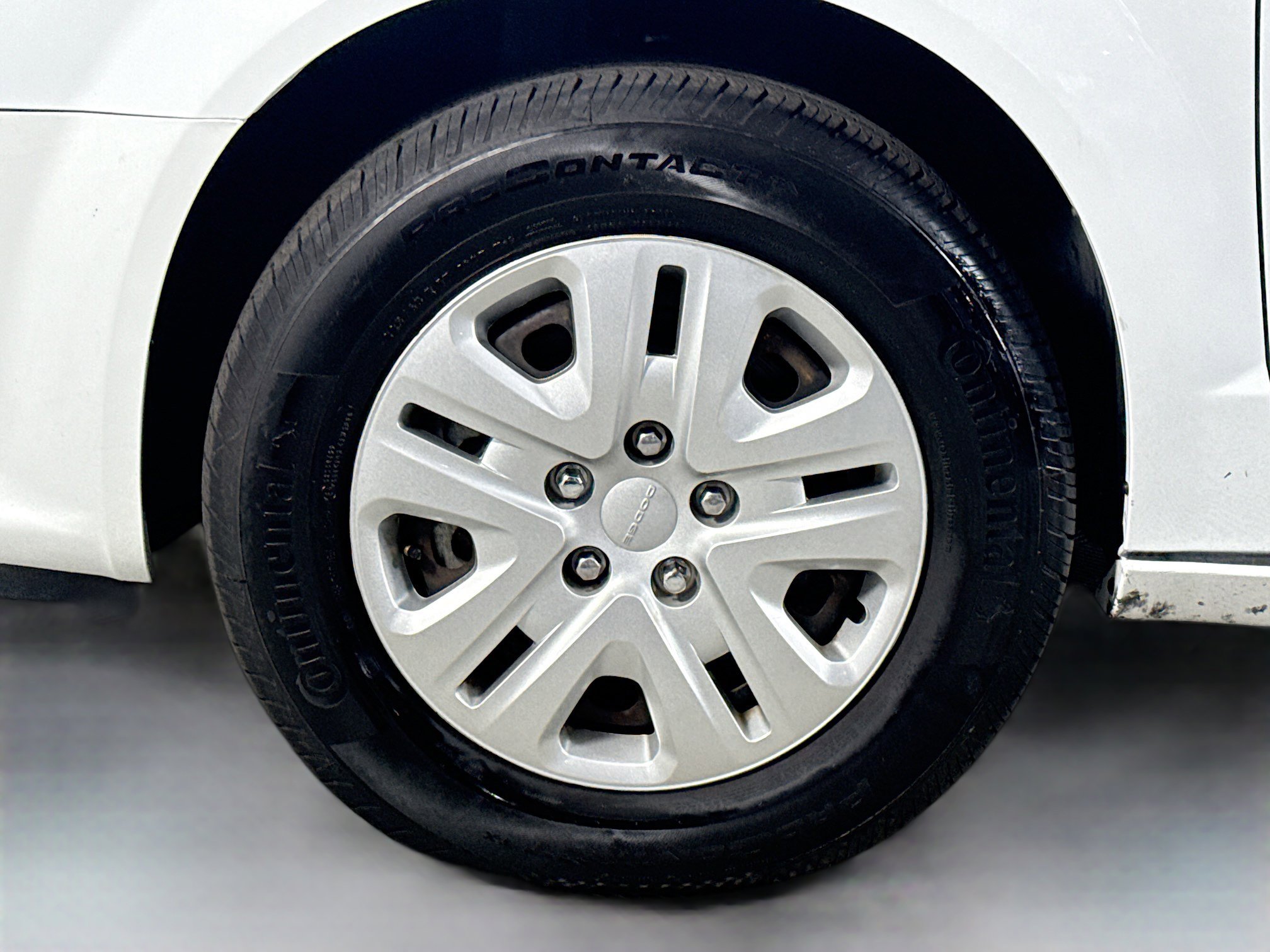 Used 2019 Dodge Grand Caravan SE image 36