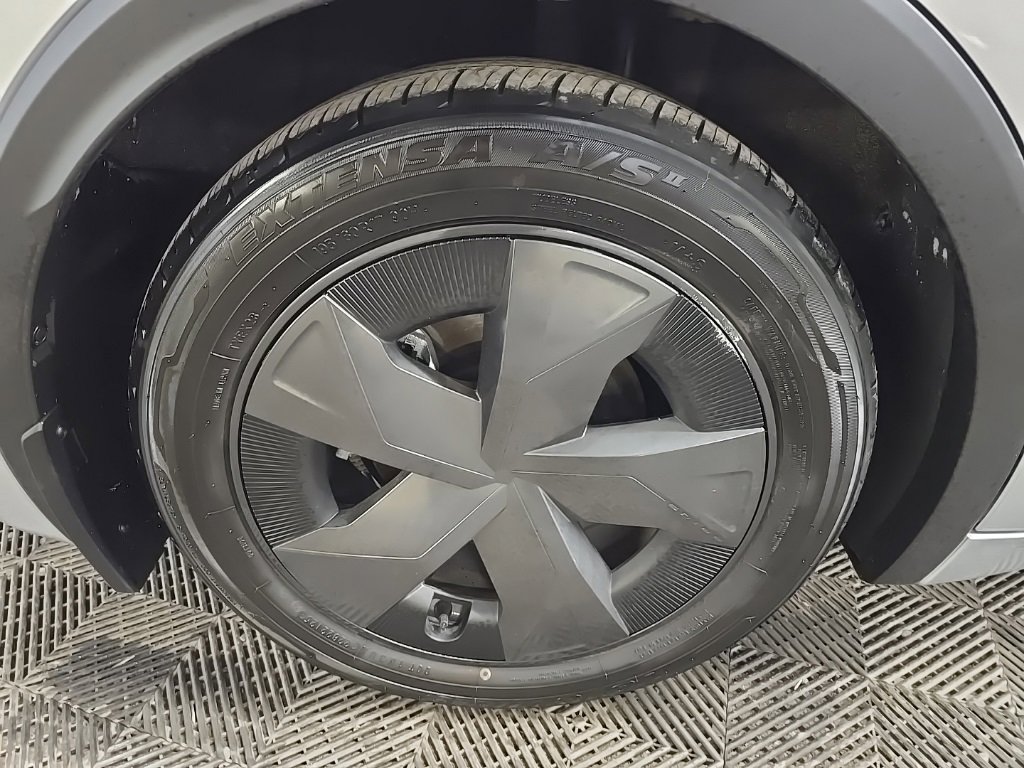 Used 2025 Toyota Prius Plug-In Hybrid image 13