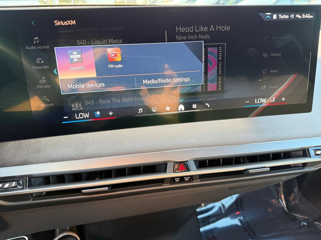 Certified 2026 BMW iX xDrive60 w/ M Sport Package AWD/4WD image 23