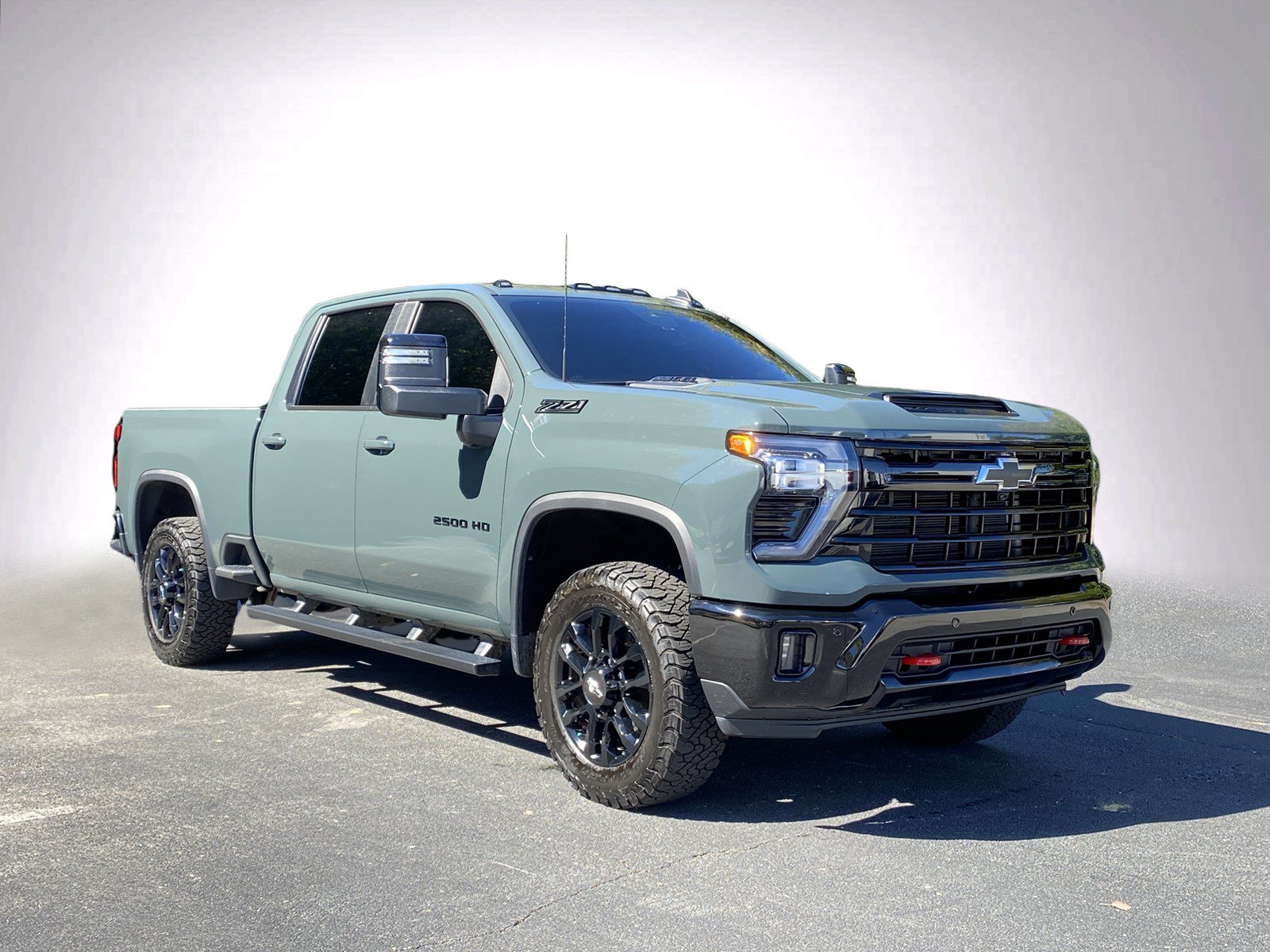 Used 2025 Chevrolet Silverado 2500 LT w/ Trail Boss Package AWD/4WD image 2
