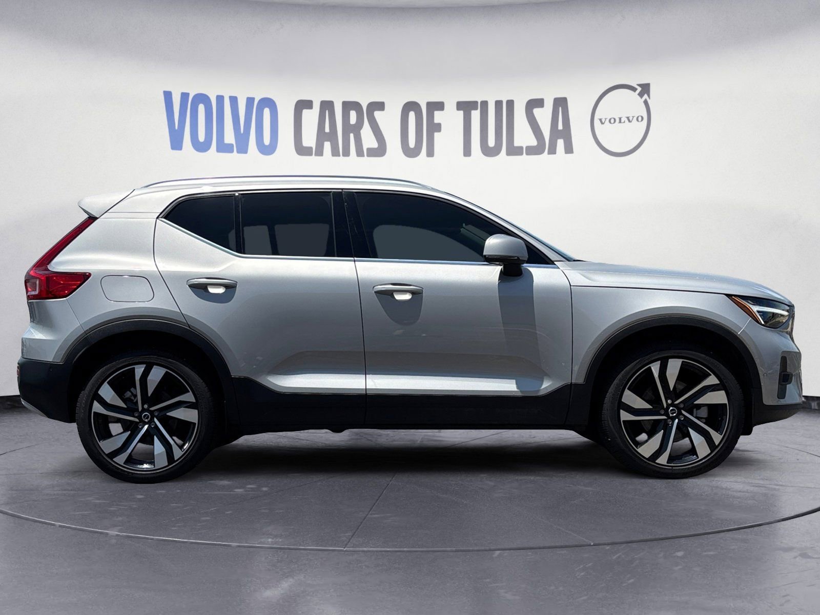 New 2025 Volvo XC40 B5 Plus w/ Protection Package Premier image 6