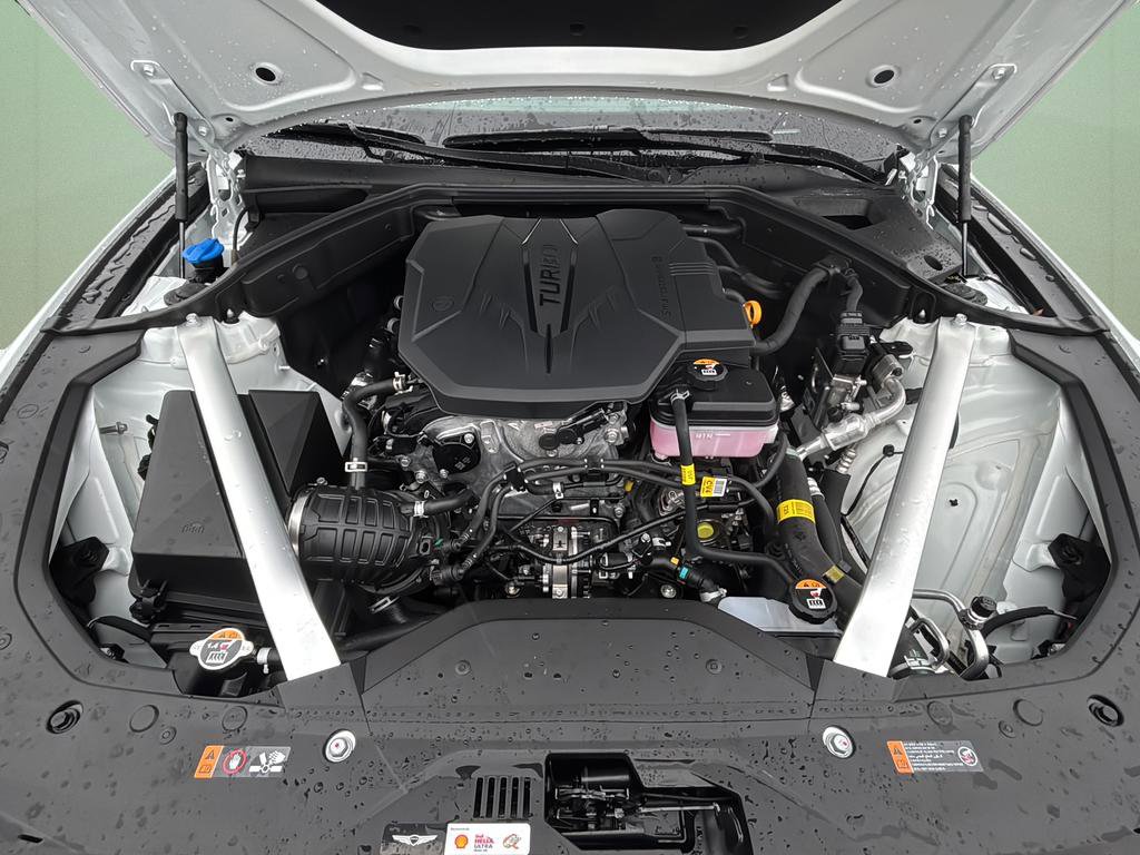 Used 2026 Genesis G70 2.5T Prestige image 12