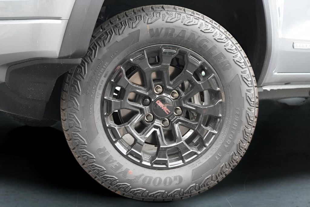 New 2026 GMC Canyon Elevation w/ Convenience Package image 3