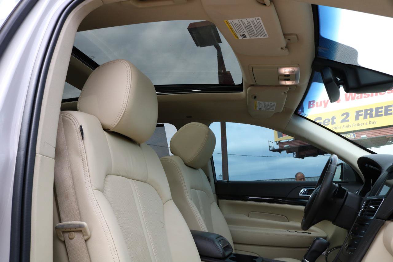 Used 2019 Lincoln MKT AWD image 55