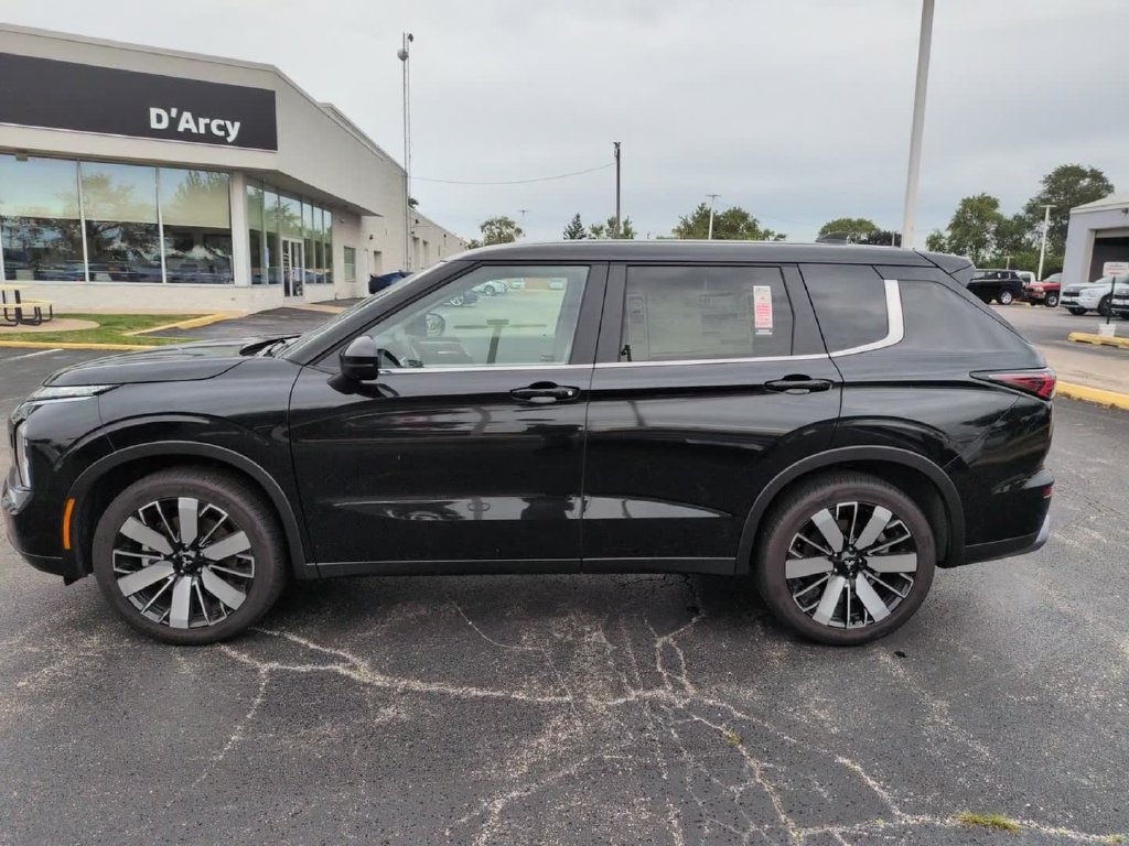 New 2026 Mitsubishi Outlander SE AWD/4WD image 13