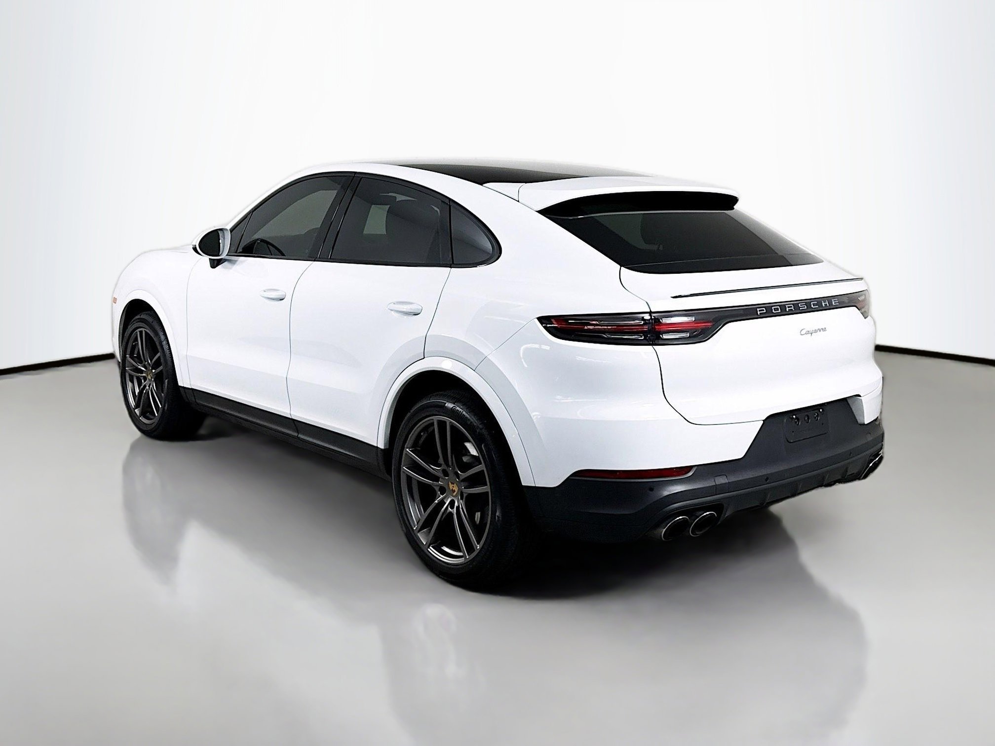 Certified 2022 Porsche Cayenne image 3