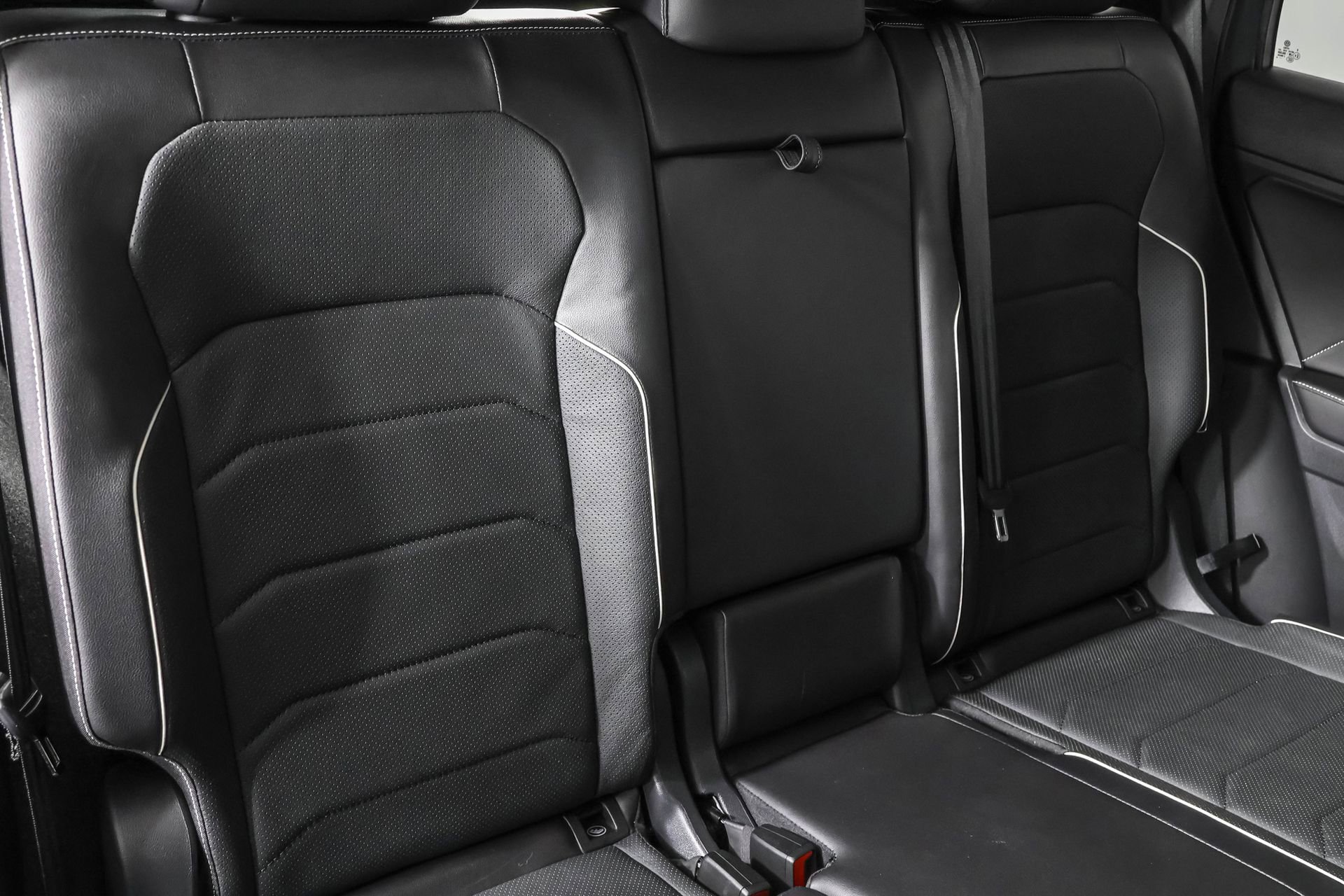 Used 2024 Volkswagen Tiguan SEL R-Line image 44