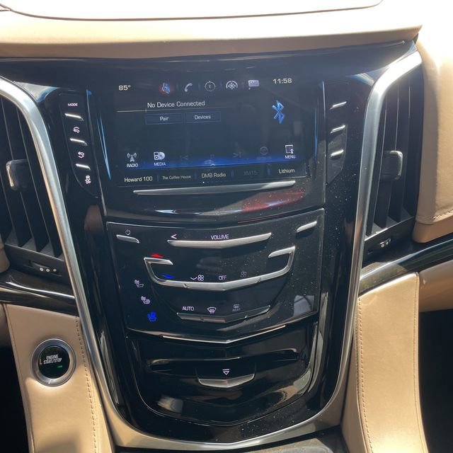 Used 2020 Cadillac Escalade Platinum image 16