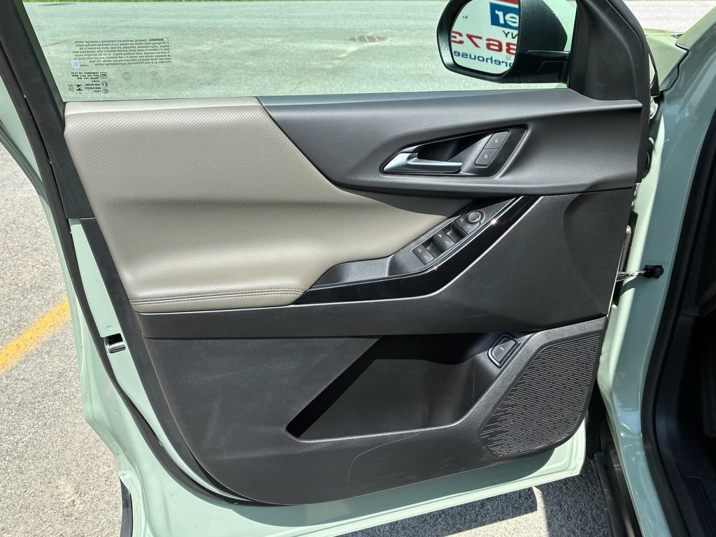 Used 2025 Chevrolet Equinox LT w/ Convenience Package II FWD image 10