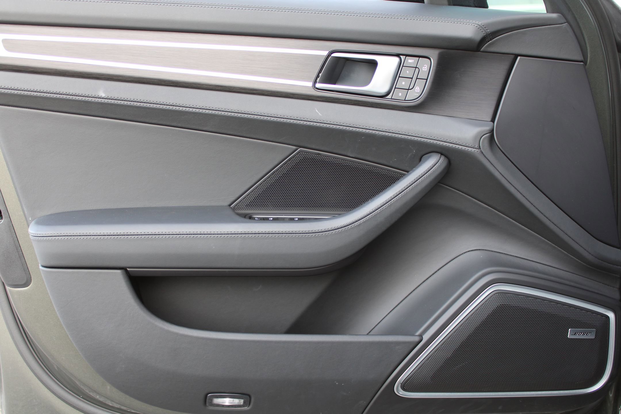 Certified 2023 Porsche Panamera Platinum Edition image 13