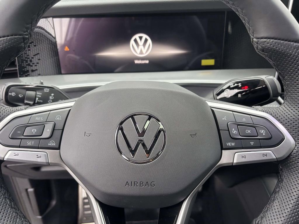 New 2026 Volkswagen Tiguan SE R-Line image 17