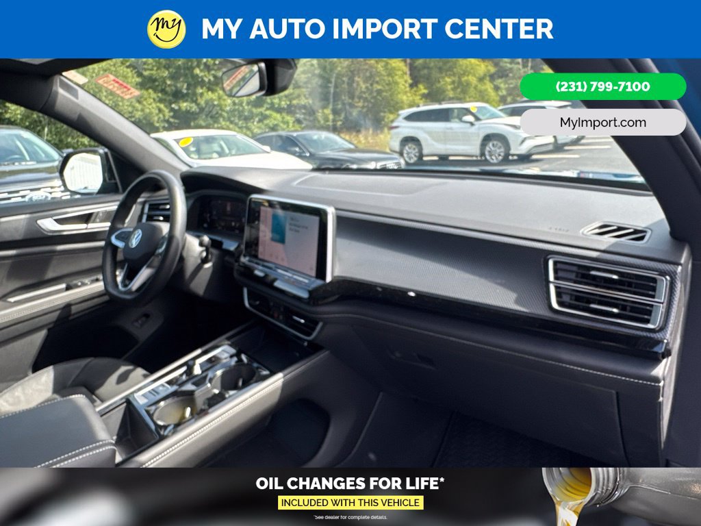Used 2025 Volkswagen Atlas Cross Sport SEL R-Line AWD/4WD image 31