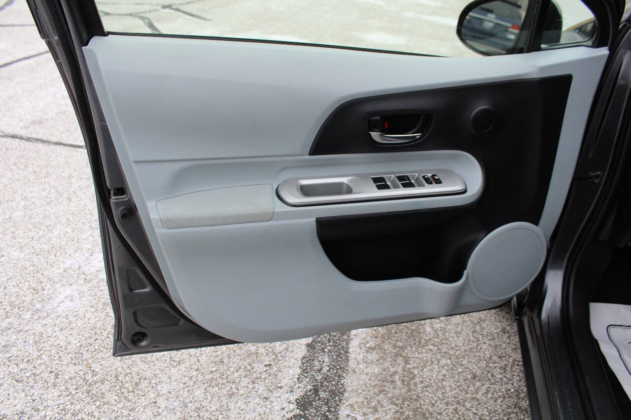 Used 2012 Toyota Prius C Four image 15