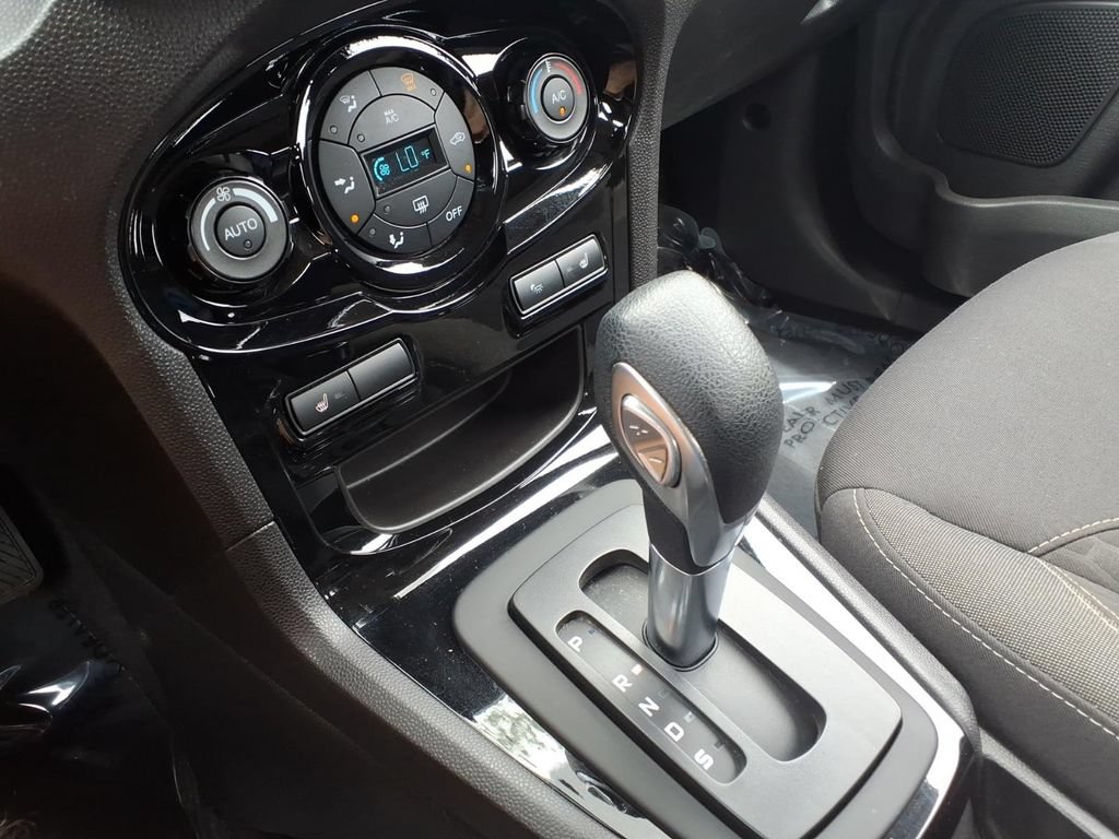 Used 2014 Ford Fiesta SE w/ Equipment Group 201A FWD image 11
