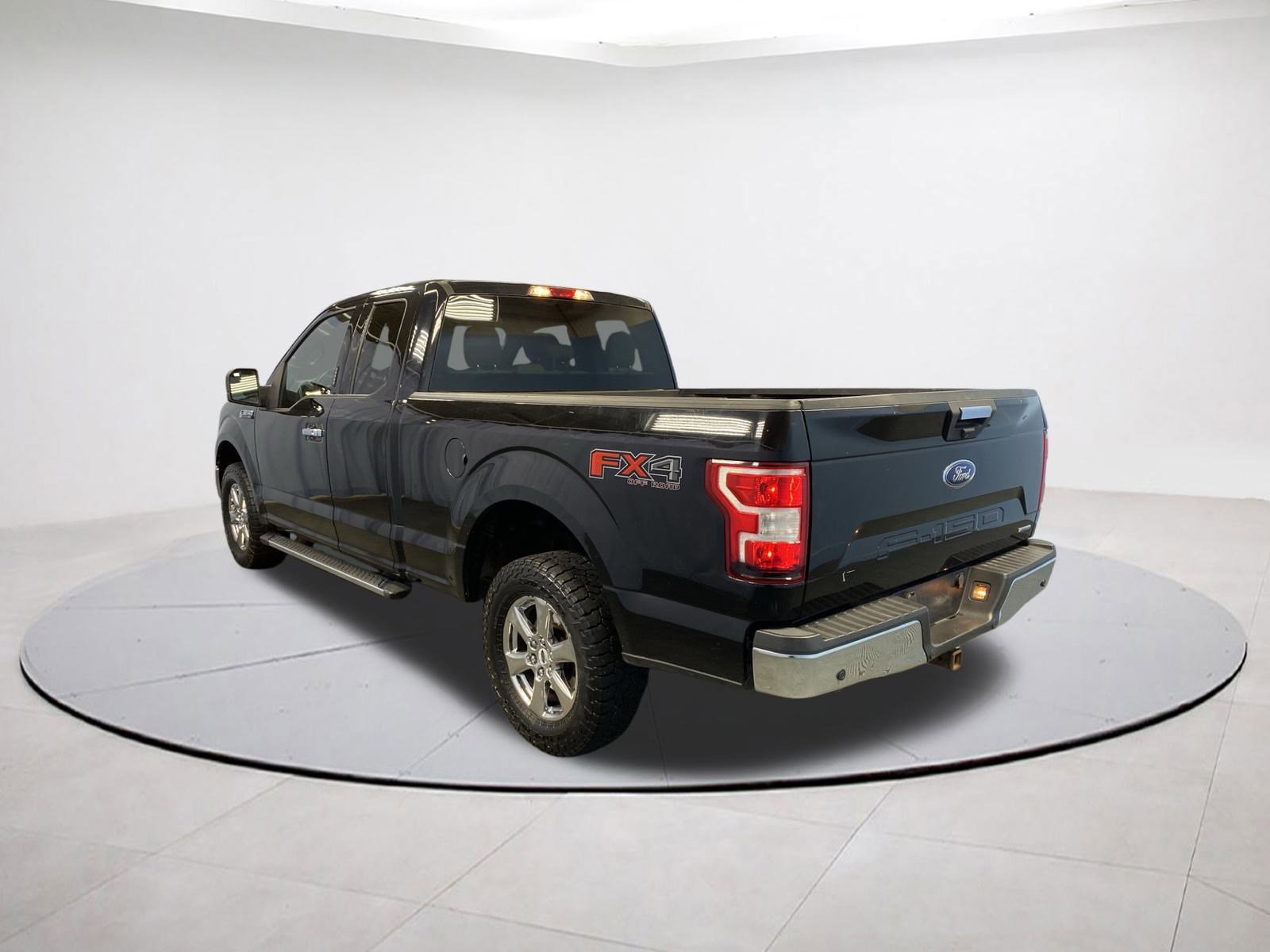 Used 2018 Ford F150 XLT w/ Equipment Group 302A Luxury image 5