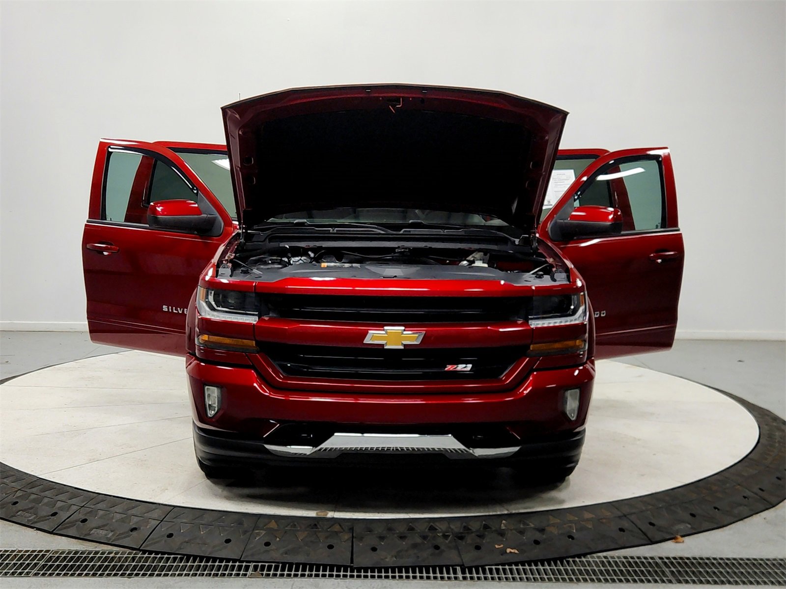 Used 2018 Chevrolet Silverado 1500 LT w/ All Star Edition image 10